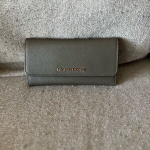 Michael Kors Olive Wallet